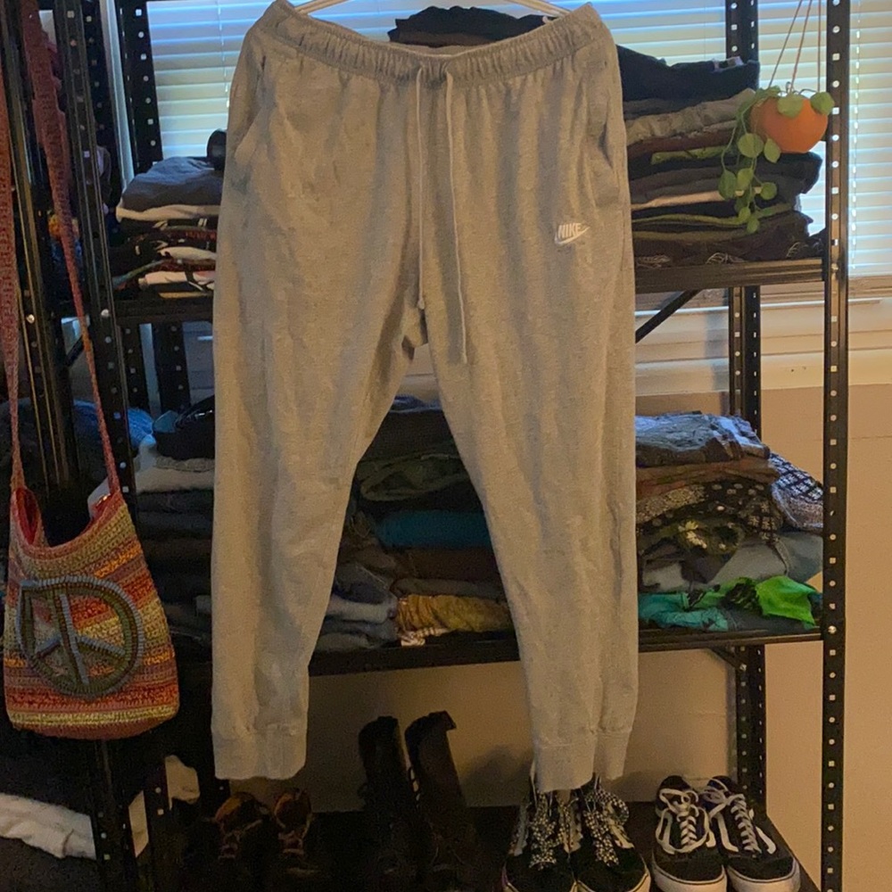 Gray nike sweatpants